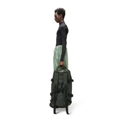 Rains Texel Duffel Bag W3 Green 11 Rains Texel Duffel Bag W3 Green -Mode Tassen Winkel image 2183