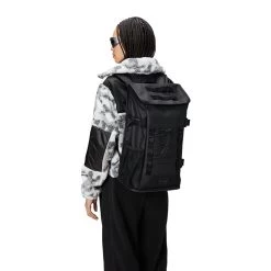 Rains Trail Mountaineer Bag W3 Black -Mode Tassen Winkel image 3706