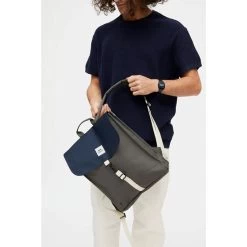 Lefrik Handy Backpack Mini Vandra Dark Sage Ripstop -Mode Tassen Winkel image 3888