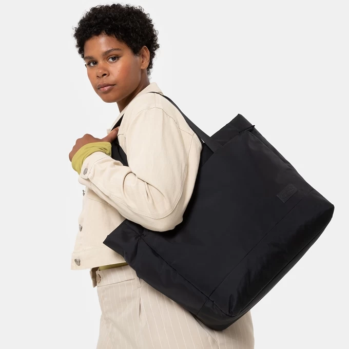 Eastpak Cnnct F Satch Cnnct F Black 2 Eastpak Cnnct F Satch Cnnct F Black - Image 2