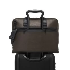 Tumi Alpha Bravo Aviano Academy Brief Dark Brown 11 Tumi Alpha Bravo Aviano Academy Brief Dark Brown -Mode Tassen Winkel image 4897