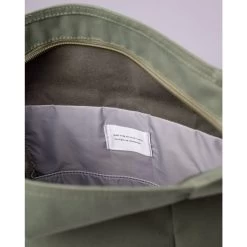Sandqvist Dante Vegan Backpack Clover Green -Mode Tassen Winkel image 5179