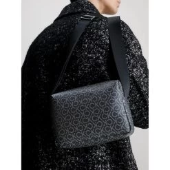 Calvin Klein Ck Must Camera Bag Black Classic Mono -Mode Tassen Winkel image 7031