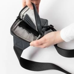 Aunts & Uncles Iwako Japan Nishi Phonebag Dark Shadow -Mode Tassen Winkel image 7281