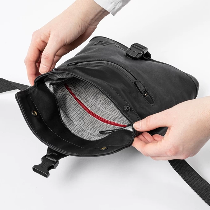 Aunts & Uncles Japan Tsu Waistbag Black 9 Aunts & Uncles Japan Tsu Waistbag Black - Image 9