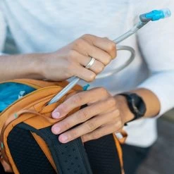 Pacsafe Eco 12L Sling Backpack Econyl Gravity Gray -Mode Tassen Winkel image 8314