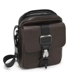 Tumi Alpha Bravo Barksdale Junior Crossbody Dark Brown -Mode Tassen Winkel image 8603