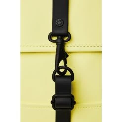 Rains Backpack Micro Straw -Mode Tassen Winkel image 8693