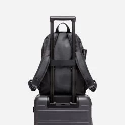 Horizn Studios Shibuya Daypack M All Black -Mode Tassen Winkel image 9117