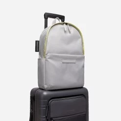 Horizn Studios Shibuya Daypack M Light Quartz Grey / Glossy Lemon -Mode Tassen Winkel image 9135